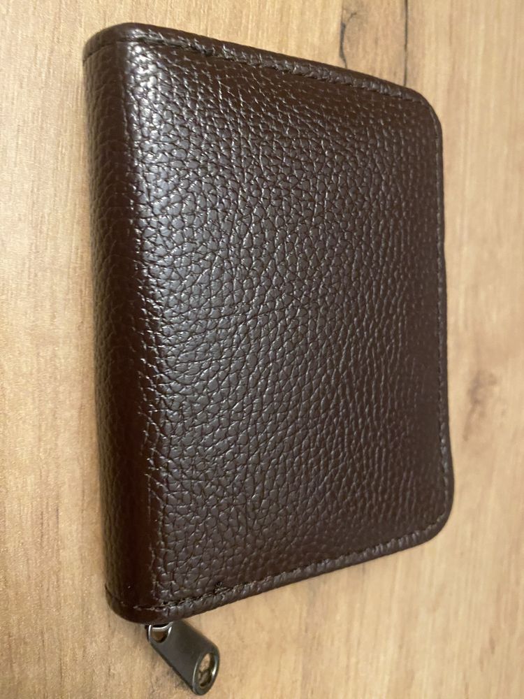 Nowy portfel na karty kolor ciemna czekolada