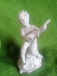 Porcelanowy aniołek z gitarą. Sygnowany. Turyngia