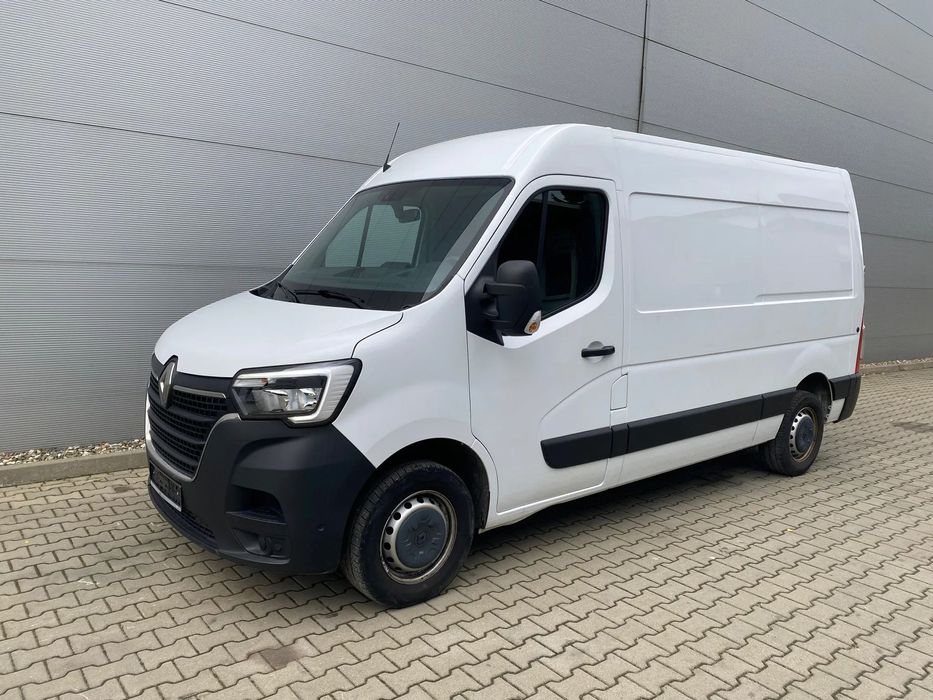 Renault MASTER Furgon L2H2  Hak! Kamera cofania! Stan bardzo dobry!