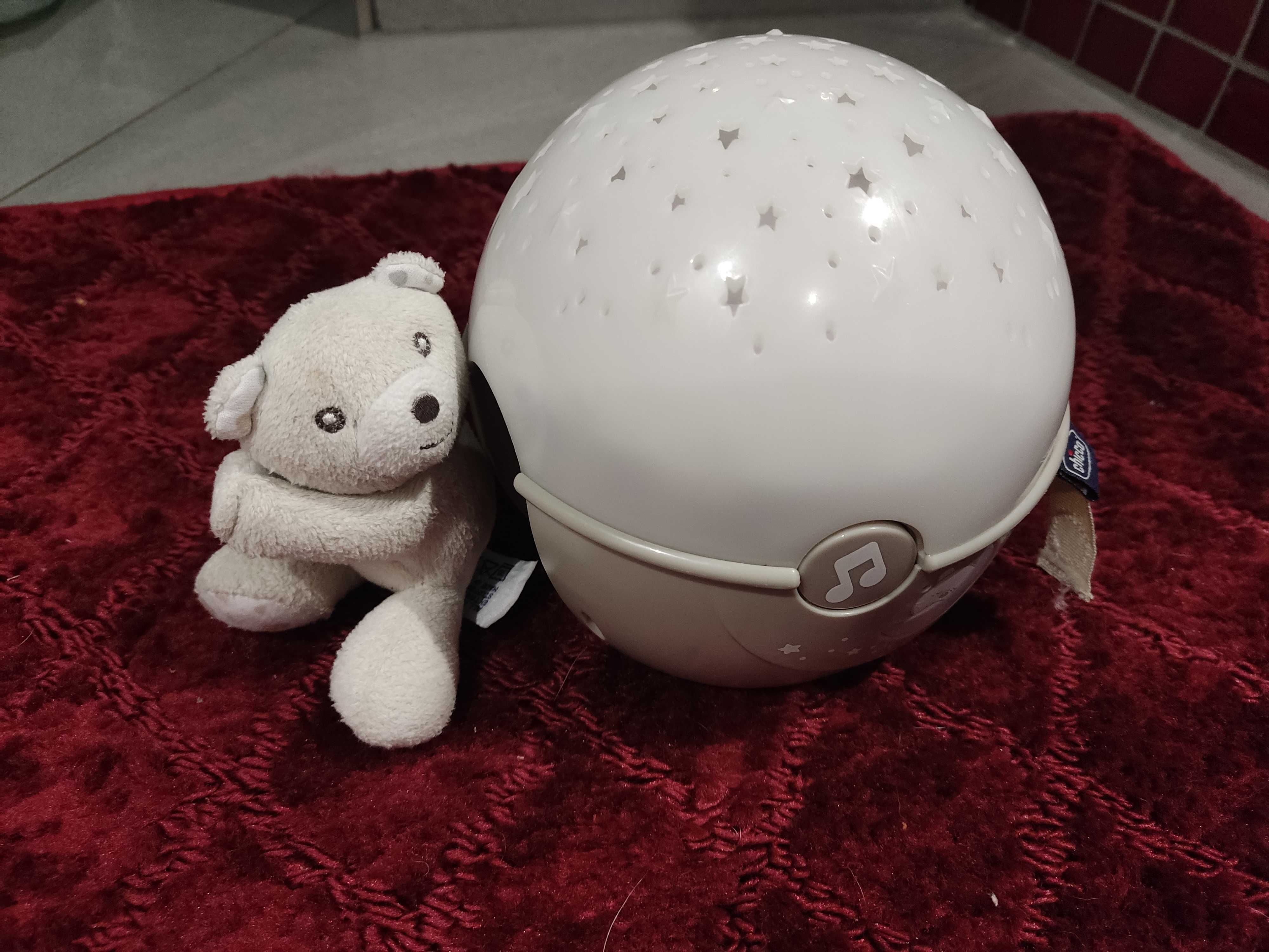 Projektor gwiazd na łóżeczko stojąca lampka nocna chicco beżowy
