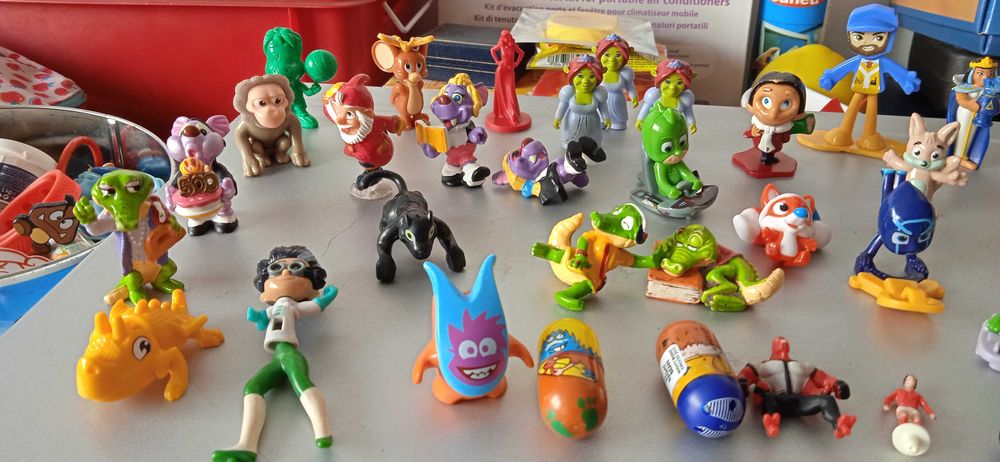 Lote de Bonecos/Brindes - Kinder