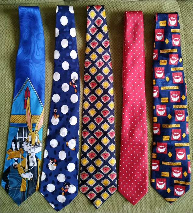 Галстуки тематические ( Новый год, музыка, книги, искусство, животные)