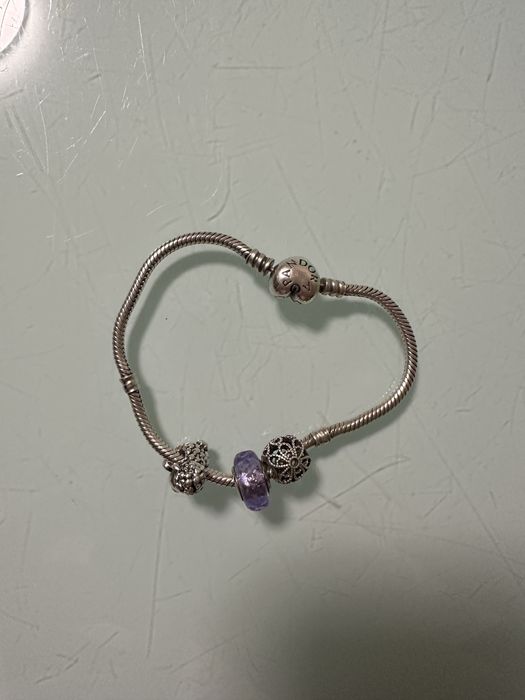 Продам оригінал браслету Пандора з шармами