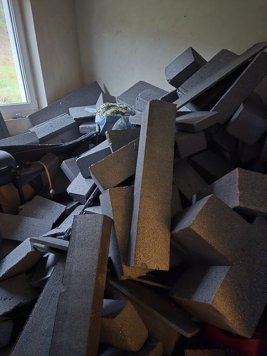 Odpady styropianu grafitowego