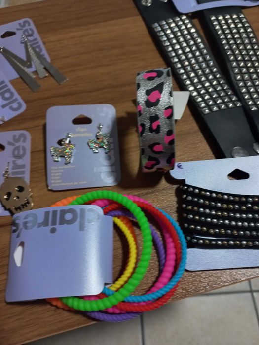 Pulseiras,brincos (preço por unidade)