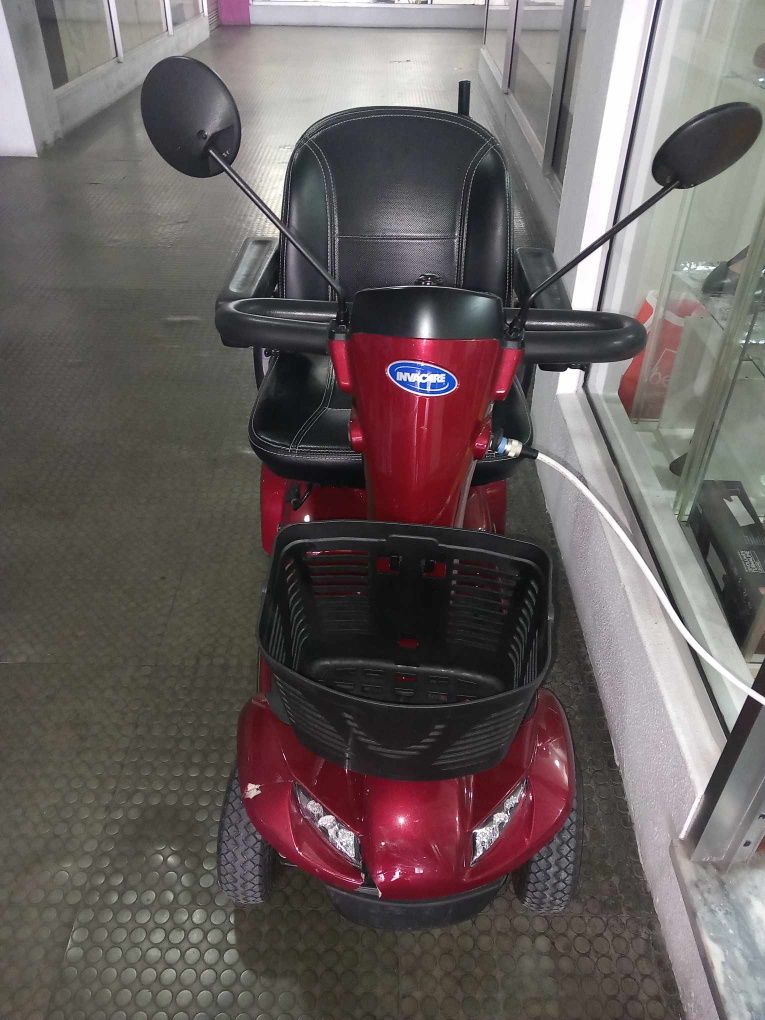 Scooter quatro rodas
