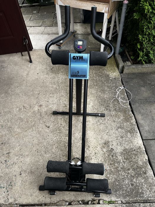 Ławka trenażer do ćwiczeń mięśni brzucha