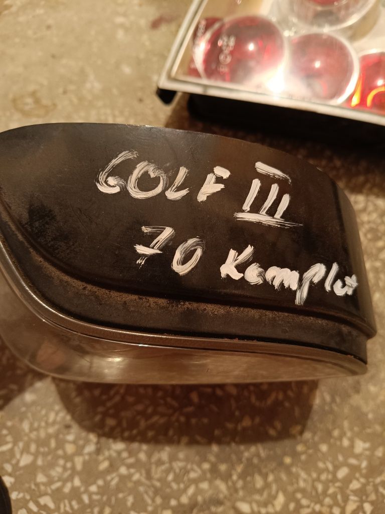 Sprzedaję światła tylne do WV Golf 3 i 4.