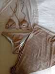 Bikini con saida de praia