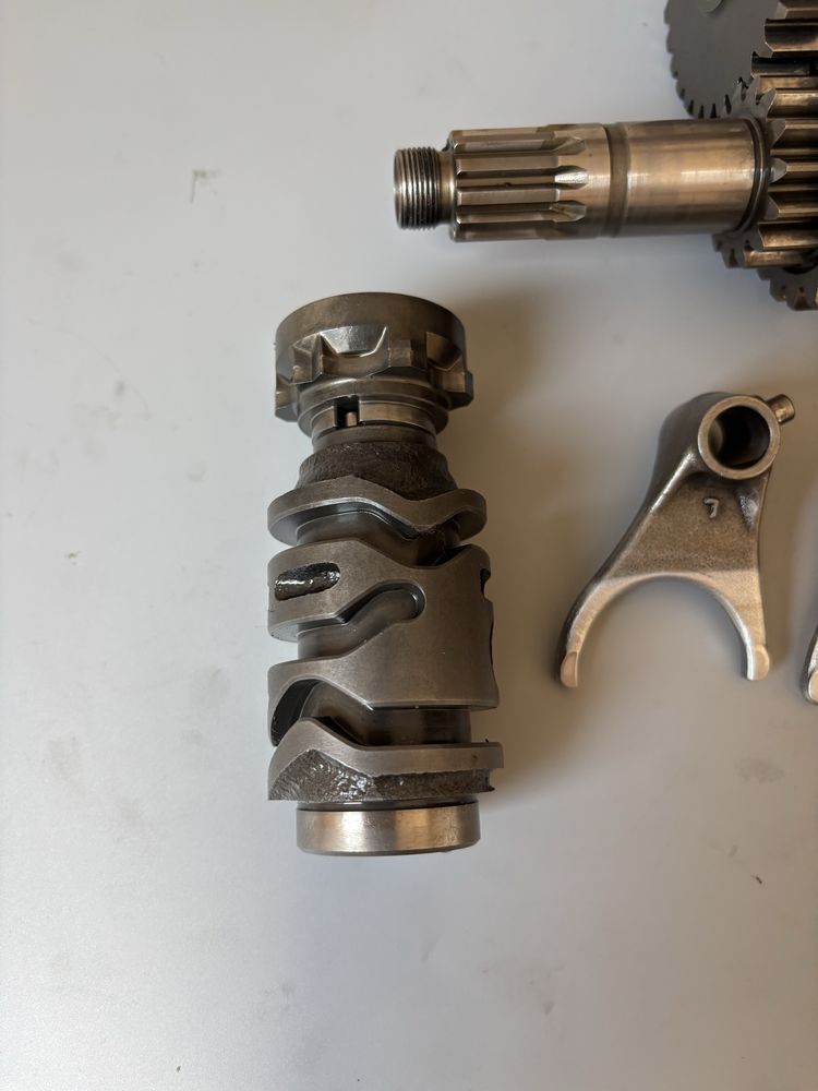 Skrzynia Biegów KAWASAKI KXF250 R 04-08 RMZ 250 R 04-06