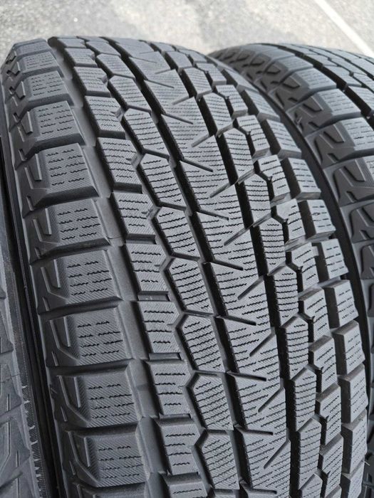 R18 235 60 4 штуки зимові шини Yokohama Ice Guard G075 ідеал