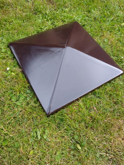 Daszek na słupek ogrodzeniowy 42x42  BRĄZOWY (4szt)
