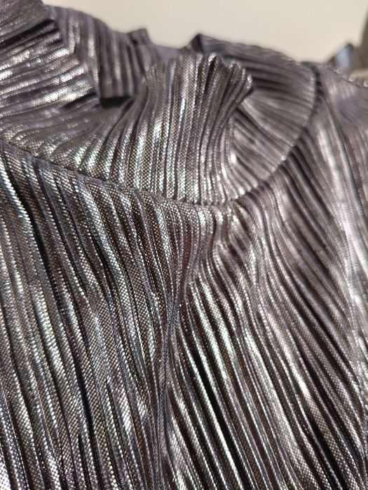 Sukienka plisowana mieniąca,River Island ,odkryte plecy