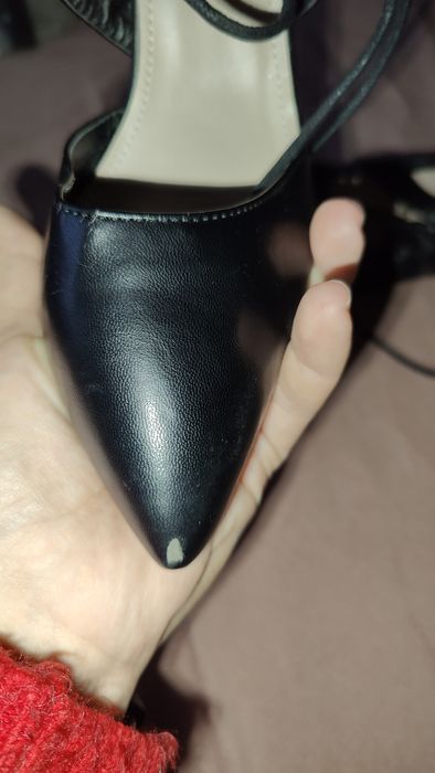 Чорні босоніжки на зав'язках