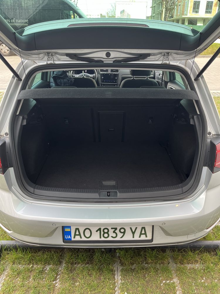 Продам Volkswagen E-golf 2019 54 000km