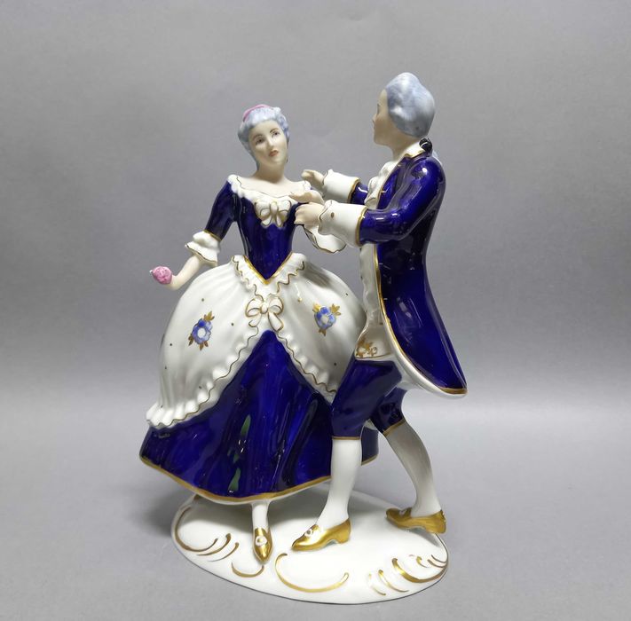 Dworska para w tańcu, figurka Royal Dux