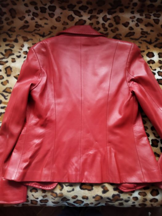 Женский кожаный пиджак