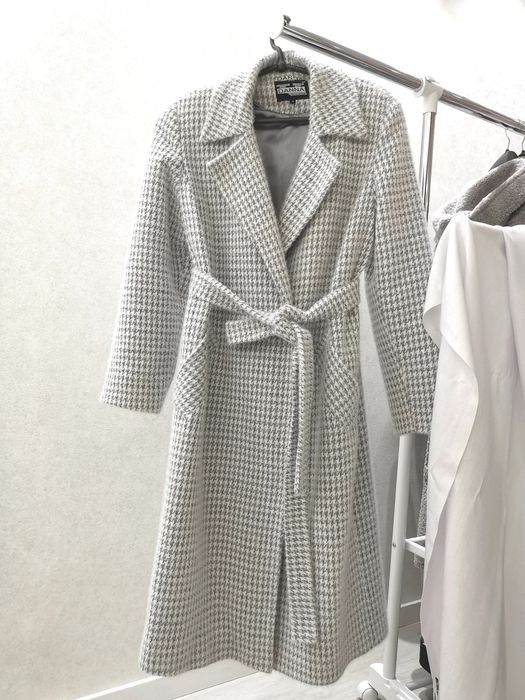 Пальто гусяча лапка світло-сіре