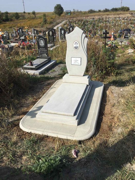 Пам'ятники з мармуровою крихти.Встановлення, реставрація,плитка.