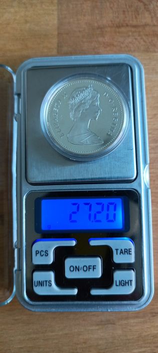 Продам серебряную монету