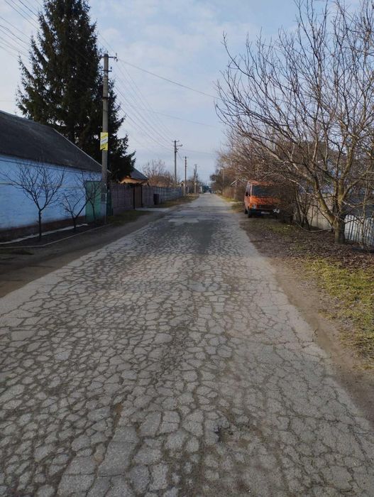 Продам будинок з великою ділянкою в Обухівці біля лісу