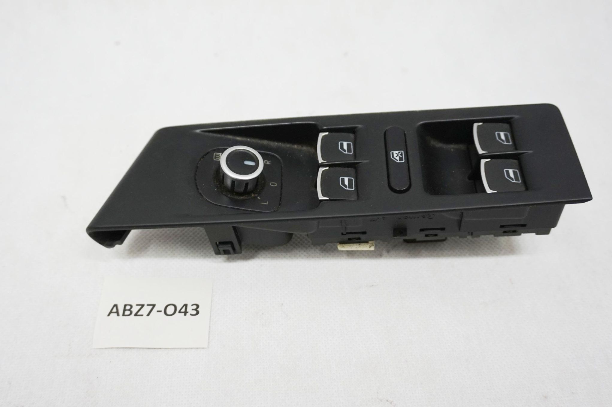 PANEL SZYB VW PASSAT B7 3AB857857A