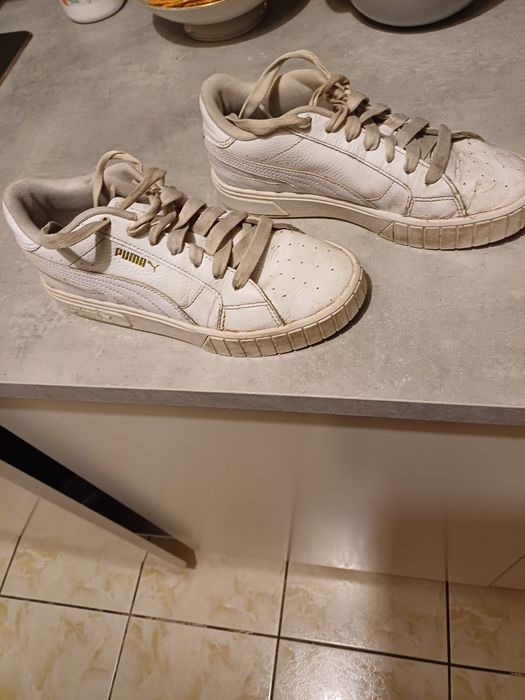 Sprzedam buty damskie r ozmiar 38 39 i bluzki damskie m za 50 zł