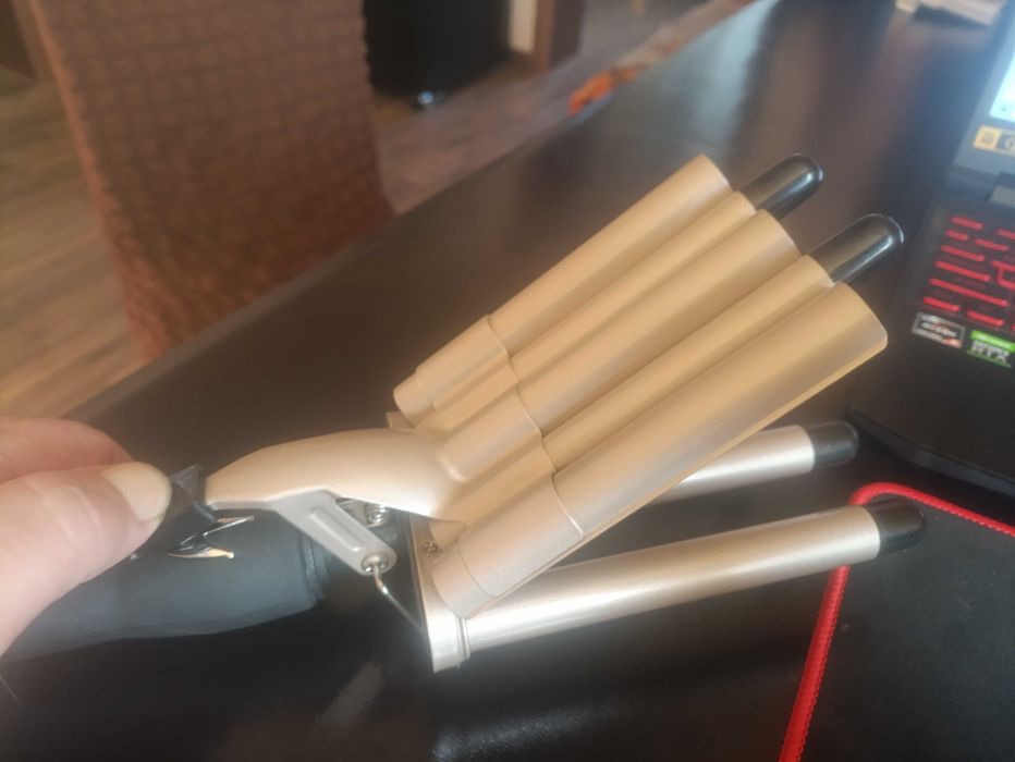 Продам плойку Geemy