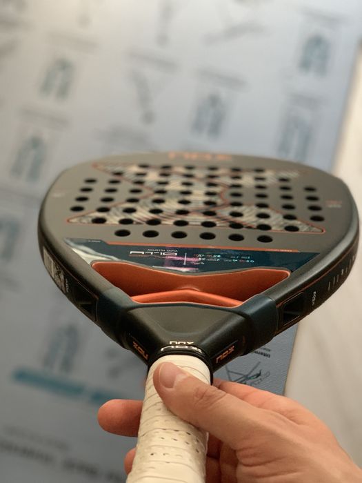 Rakieta NOX AT10 LUXURY GENIUS 18K ATTACK 2025 PADEL by Agustin Tapia