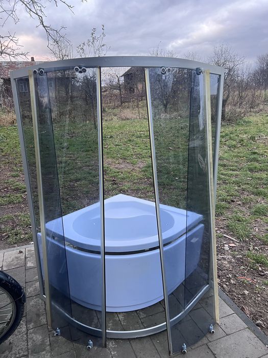 Душова кабінка.