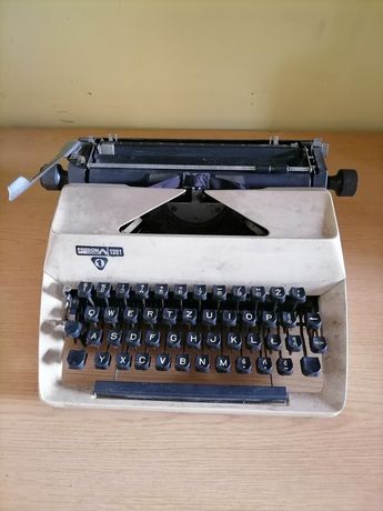 Maszyna do pisania Predom Łucznik 1301 Prl