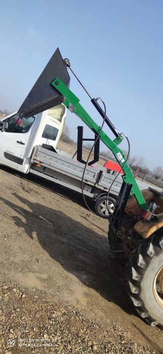 Ładowacz na tył ciągnika, możliwy transport