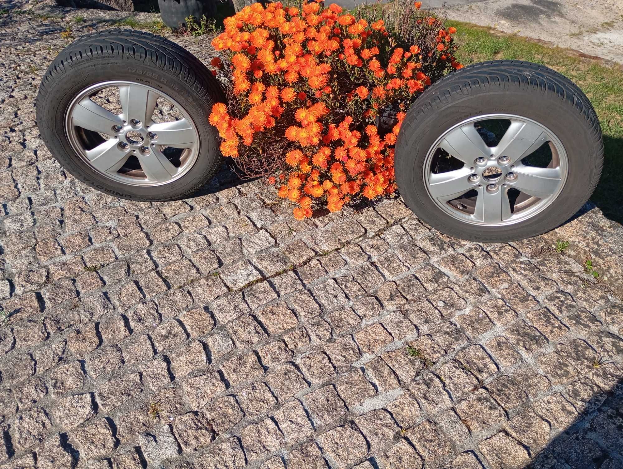 Jantes mini com pneus novos