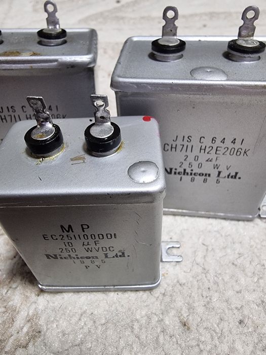 Конденсатори продам