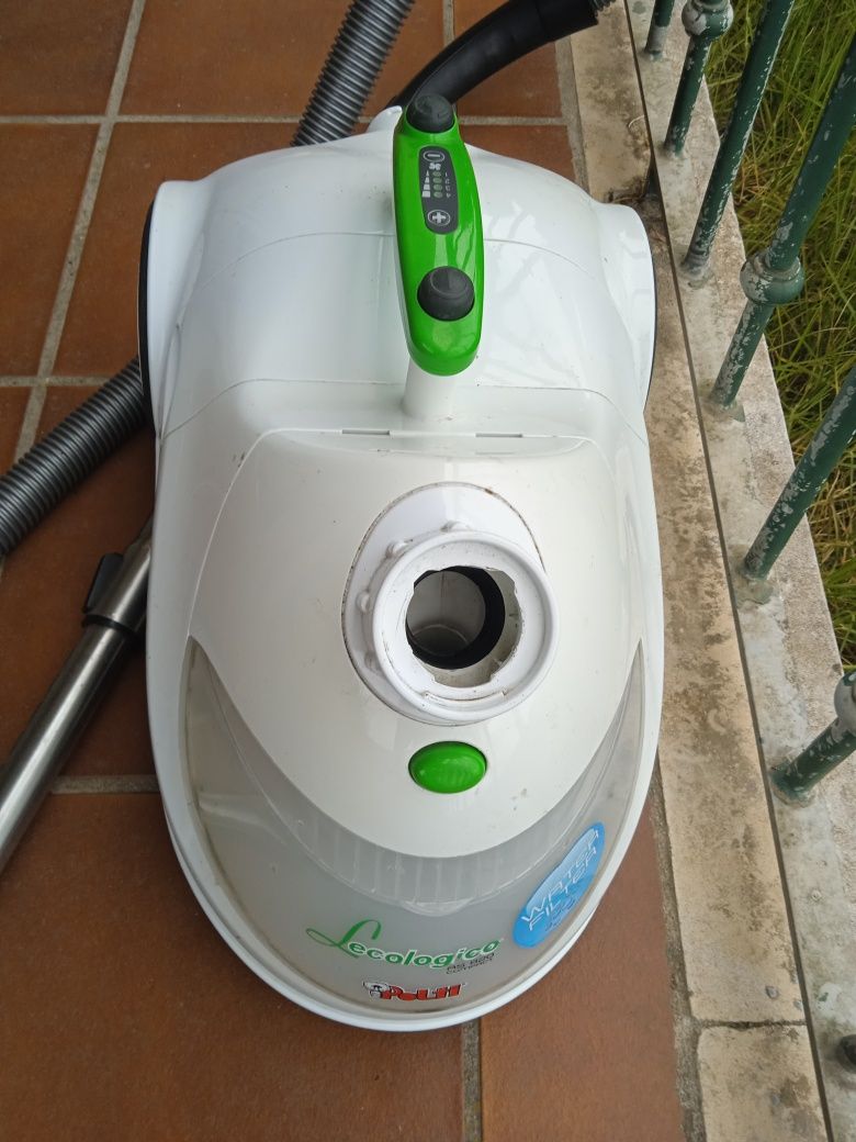 Aspirador Polti sólidos e liquidos