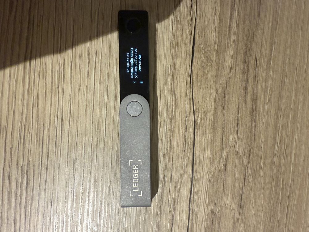 Ledger Nano X – Portfel sprzętowy do kryptowalut – NOWY