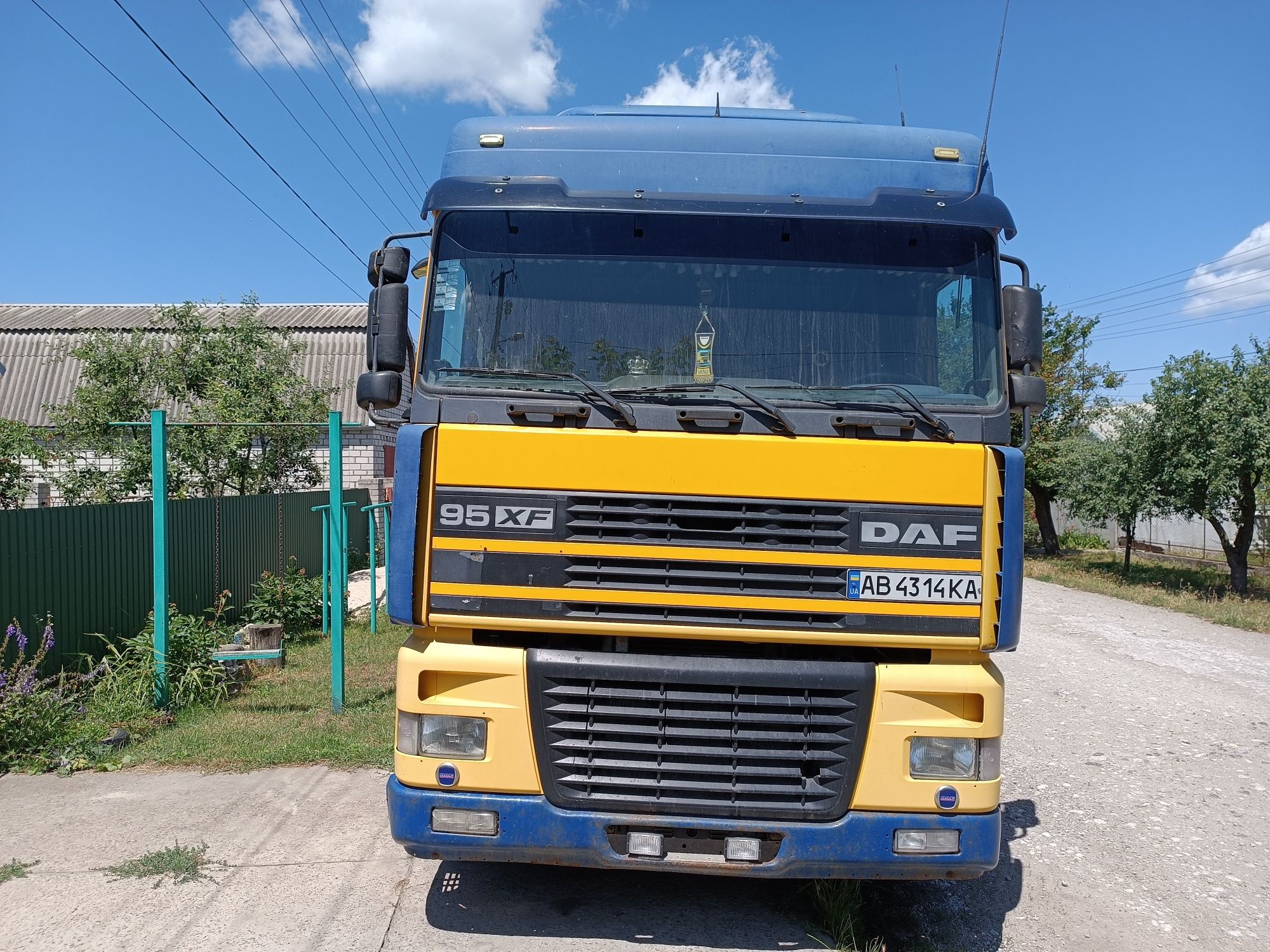 Продам напівпричіп (зерновоз контейнеровоз) 1995р.