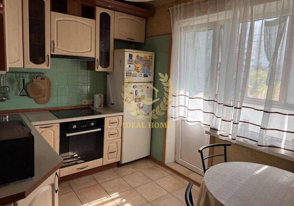 Продається 4-кімнатна квартира в Деснянському р-ні (мік-он Троєщина)