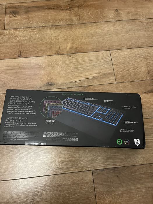 Razer Ornata V3 X-płaska klawiatura membranowa Mecha z chroma RGB