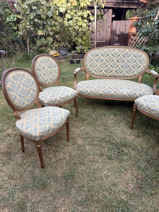 Zestaw antycznych mebli ludwikowskich