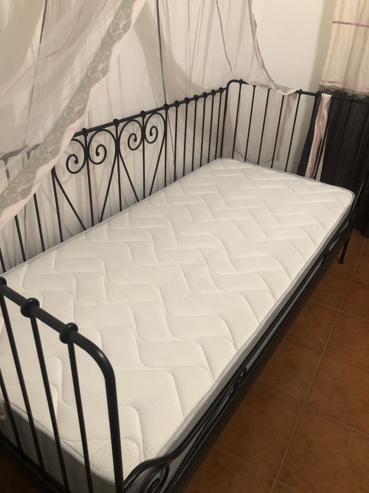 Colchao 200x90cm,cama, roupa de cama, cortinados e decorcacao