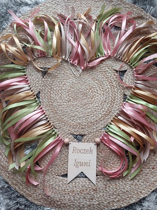 Girlanda z personalizowanym proporczykiem ze sklejki na roczek