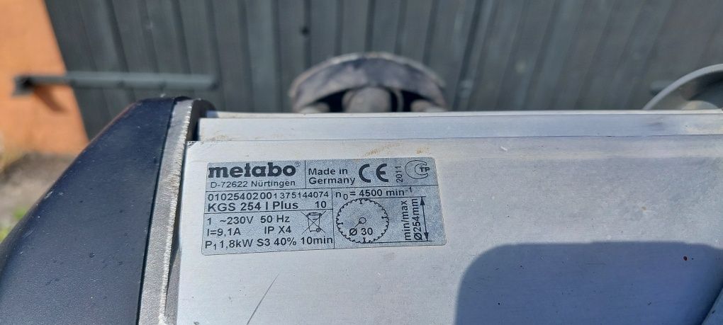 Ukośnica Metabo KGS 254 I Plus + stół