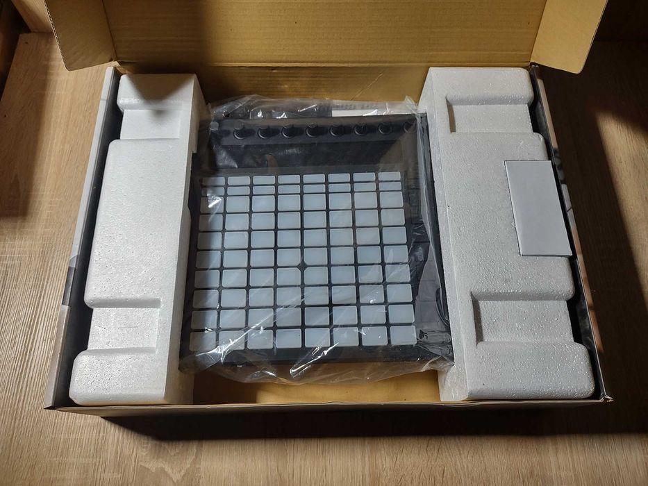 Музыкальный контроллер Ableton Push