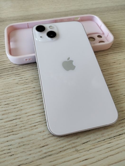 iPhone 13 + etui + kabel