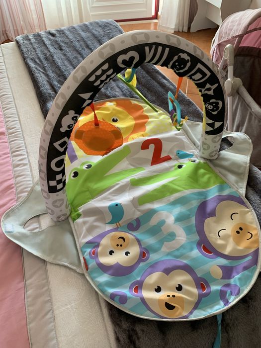Vendo Tapete de atividades Fisher Price - NOVO
