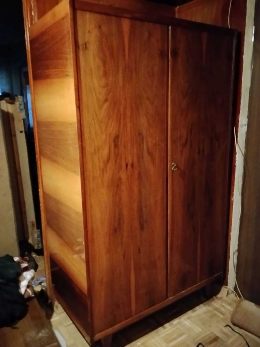 Szafa fornirowa z siedemdziesiątych lat