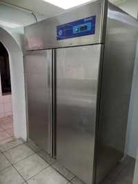 Холодильный шкаф CustomCool USA