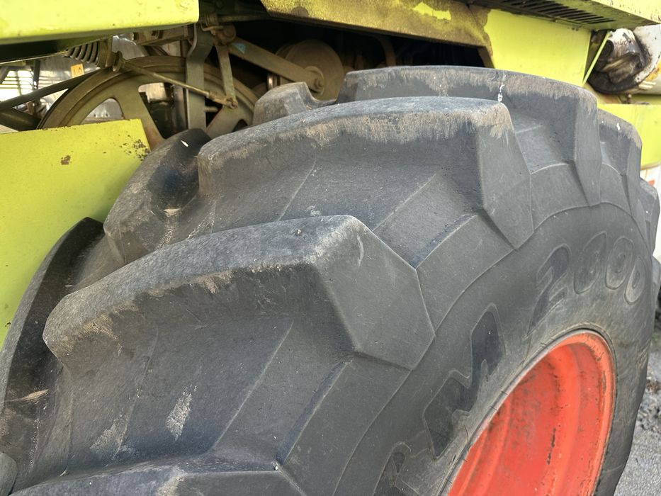 Комбайн Claas MEGA 208