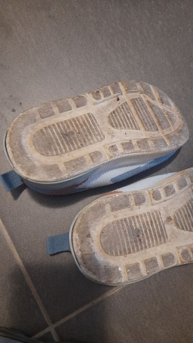 Buty sportowe rozm. 24